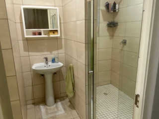 Neat two-bedroom ground floor townhouse in Omeya G...