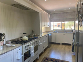 Very neat and modern house with high quality finis...