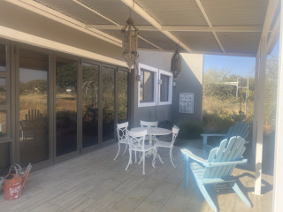Very neat house with 3 large bedrooms and 3 bathro...