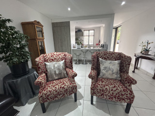 This beautiful 2-bedroom unit offers comfortable a...