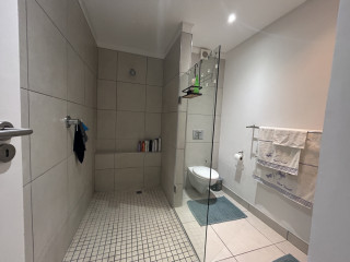 This beautiful 2-bedroom unit offers comfortable a...