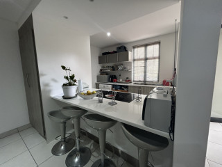 This beautiful 2-bedroom unit offers comfortable a...