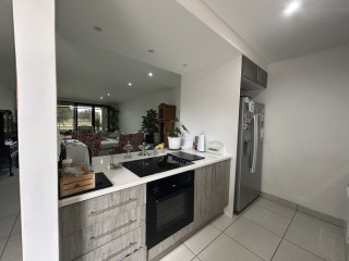 This beautiful 2-bedroom unit offers comfortable a...
