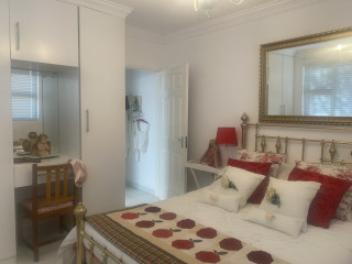 Very neat house with 3 large bedrooms and 3 bathro...