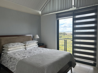 Beautiful 2-bedroom unit with two bathrooms and op...