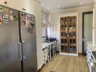 Very neat and modern house with high quality finis...